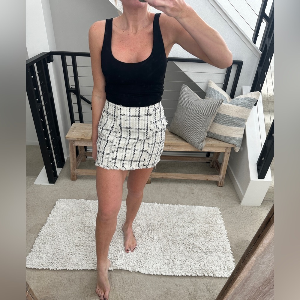 Black White Tweed Fringe Mini Skirt High Waisted Preppy Chic Holiday | Size S